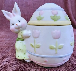 Huevo de Pascua de colección 2 piezas caja de baratijas de porcelana con conejito conejo - primavera-raro - Imagen 1 de 10