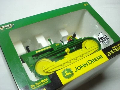 2003 RC2 1ST PRODUCTION ERTL JOHN DEERE 2010 CRAWLER 1/16 SCALE DIECAST TRACTOR - Image 1 of 4