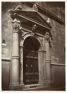 Fotografia dell'Emilia Bologna. Porta del Palazzo Boncompagni  Vintage albu