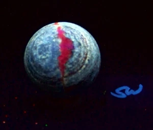 48mm Lapis Lazuli Sphere – UV Diopside, Calcite & Phlogopite – Fluorescent! 6106 - Picture 1 of 15