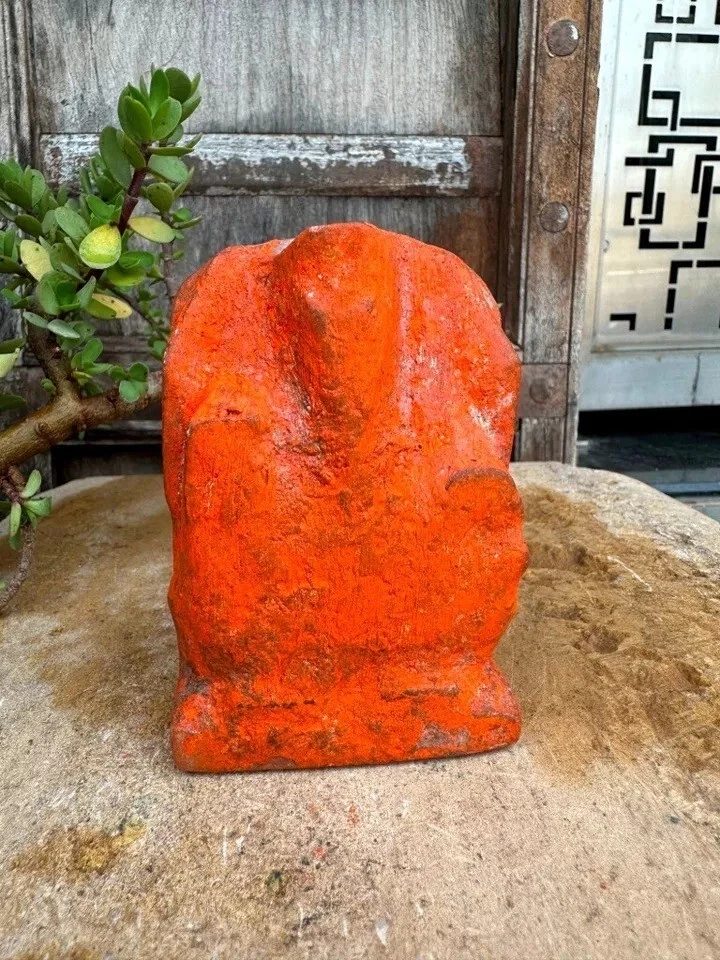 Antigua piedra de mármol hindú ritual dios ganesha templo escultura Sindoor de 1800 Foto 1 de 4