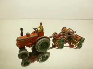 DINKY TOYS 301 FIELD MARSHAL + TRIPLE GANG MOWER - L18.0cm - FAIR COND.- 145 - Imagen 1 de 7