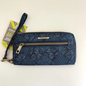 NWT Travelon Blue Floral Zip Around Teal Interior Wrist Wallet - Picture 1 of 4