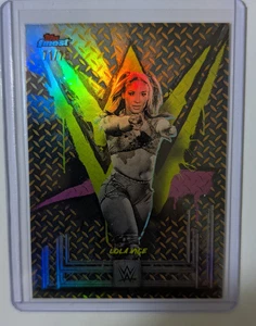 2025 Topps Finest WWE NXT #62 Lola Vice Common Gold Refractor #/75 - Imagen 1 de 2