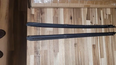 Dodge Charger 2006-10 molduras de parabrisas OEM.  Foto 1 de 4