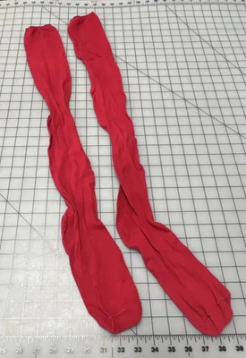 Riproduzione Coppia di calze sopra il ginocchio in cotone rosso XVII/XVIII secolo - Immagine 1 di 4