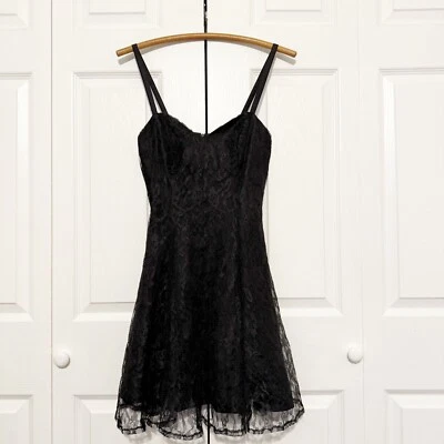 Mini Vestido Vintage Años 80 Mayvens of CA Negro Encaje Talla 3 Cóctel Calce Gótico y Acampanado Foto 1 de 4