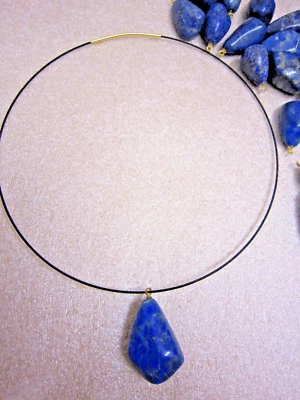 LAPIS LAZULI-PENDENTIF ET JONC-COLLIER- MINERAUX-PIERRE-NEUFS - Imagen 1 de 4