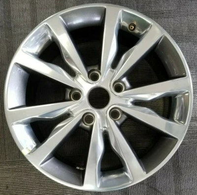Llanta de aleación 18" Dodge Durango Factory OEM GRIS PULIDO 18x8 2014-2018 Foto 1 de 4