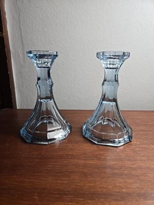 Paar Vintage Fostoria Virginia hellblau 6 Zoll hoch Kerzenständer - Bild 1 von 6