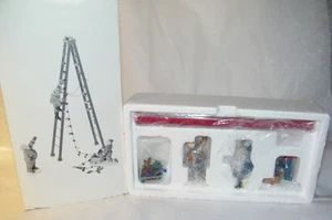 Dept 56 Christmas In The City 1993 TOWN TREE TRIMMERS 55662 Retired New in Box - Picture 1 of 4