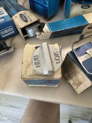 Nuevo de Lote Original Ford 1961 1971 Camión Buje Bloqueo Perilla F250 1967 1968 1969 1970 Pickup 4x4 Foto 1 de 2