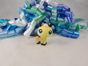 Littlest Pet Shop Yellow and Black Small Bumblebee Bee #201 Blue Eyes  - Picture 1 of 3