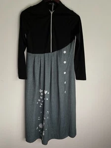 Tendency Dress Womens Medium Black Grey Zip Long Sleeve Pleated Button Flowy NWT - Bild 1 von 18