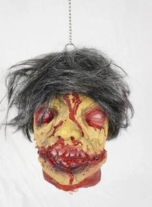 Accesorios de Halloween de tamaño natural Scary Walking Dead Zombie cabeza cortada podrida con cabello - Imagen 1 de 8