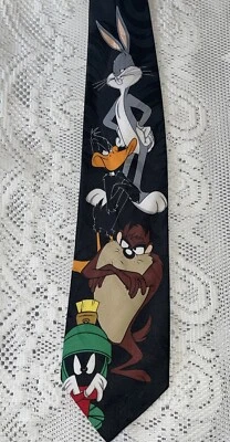 Gravata de pescoço Looney Tunes preta Marvin Martian Bugs Taz Daffy Duck 58”X 4” - Imagem 1 de 4