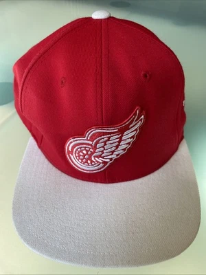 Detroit Red Wings NHL Snapback Ajustable Rojo con Ala Blanca Gorra Mitchell & Ness Foto 1 de 4