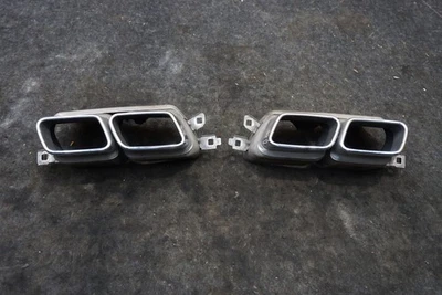 Juego de extremos de tubo de escape doble izquierdo y derecho 51127195361 BMW 750 760 2010-15 Foto 1 de 3