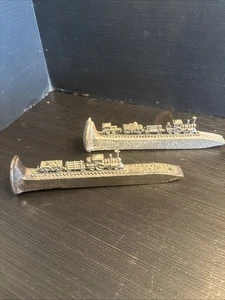 48) ZWEI Miniatur Zinn Züge auf antiken Eisenbahnspikes aus Gusseisen - Bild 1 von 9