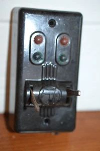 Lionel 1122-100 O27 Gauge Dual Rubber Lens Switch Controller without Wiring - Picture 1 of 4
