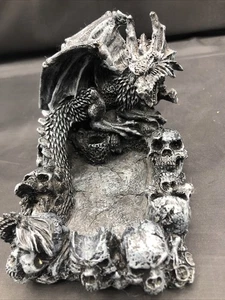 Totenkopf Kopf Drache Mystik Figur - Bild 1 von 6