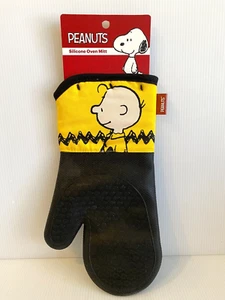 NEW Peanuts Charlie Brown Silicone Oven Mitt - Picture 1 of 2