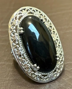 HUGE Signed Karis Cocktail Ring Oval Black Stone Silver Tone STS Size 7.25 - Imagen 1 de 7
