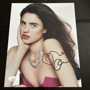 Foto firmata Margaret Qualley firmata 8x10 a colori certificata JSA - Foto 1 di 4