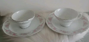 Juego de 2 tazas y platillos florales estilo vintage House Fine China Pompadour usado en excelente estado - Imagen 1 de 7