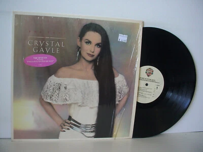 CRYSTAL GAYLE "The Best Of" Original VINYL LP 1987 (WB 25622). Hype Sticker - Image 1 of 3