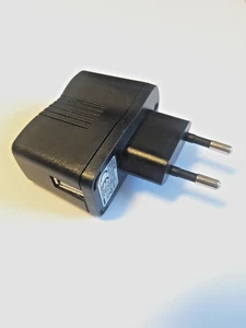 Yuneec USB 5V 1A Adattatore Caricabatterie Alimentatore YUNP550USBEU - Foto 1 di 1