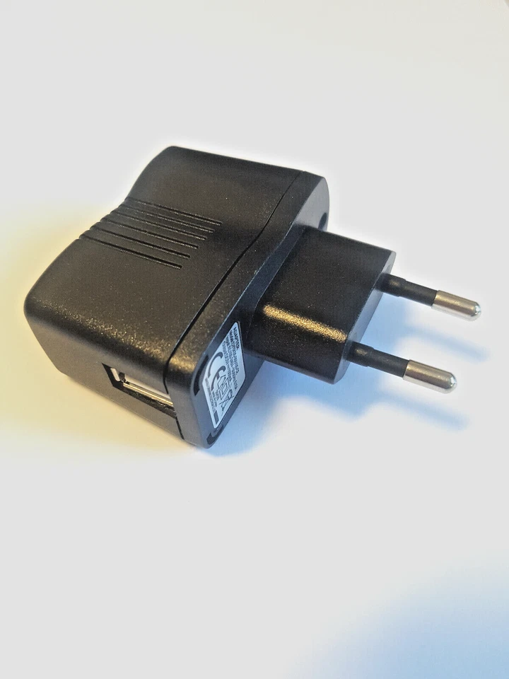 Yuneec USB 5V 1A Adattatore Caricabatterie Alimentatore YUNP550USBEU - Immagine 1 di 1