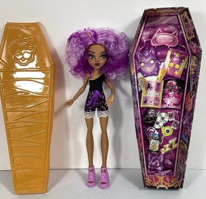 Monster High Buried Secrets Clawdeen Wolf Doll Mystery Doll G3 11 Inch - Picture 1 of 18