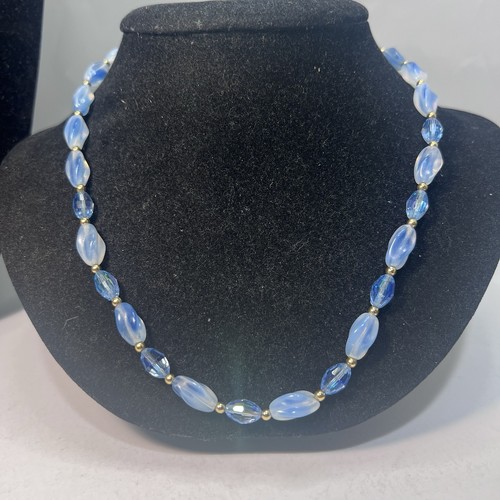 VETEMENTS Bellissima Collana Cristallo Perline Vetro Blu e Bianco AB Iridescente