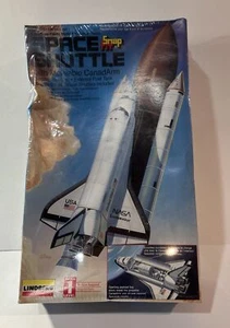 Lindberg 72565 NASA Space Shuttle Movable Canada Arm Snap Fit 1:200 SEALED KIT - Picture 1 of 8