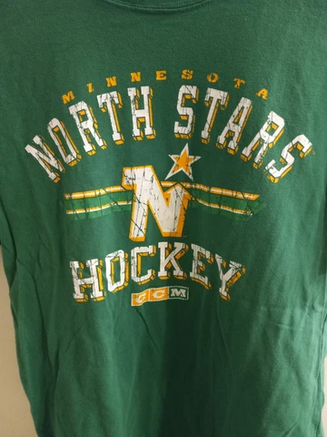 MINNESOTA NORTH STARS GREEN CCM T-SHIRT SIZE MEDIUM DISTRESSED LOOK Cover