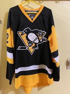 Signed Patric Hornqvist Pittsburgh Penguins Jersey.   Size 58 3XL