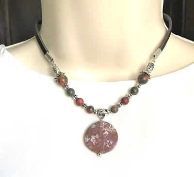 Collar con cuentas colgante de jaspe rojo piedras preciosas naturales Fengshui Chakra EE. UU. Foto 1 de 2