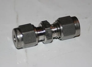 1/8" Tube Union 316L SS Ham-Let Let-Lok 762LSS1/8 - Picture 1 of 3