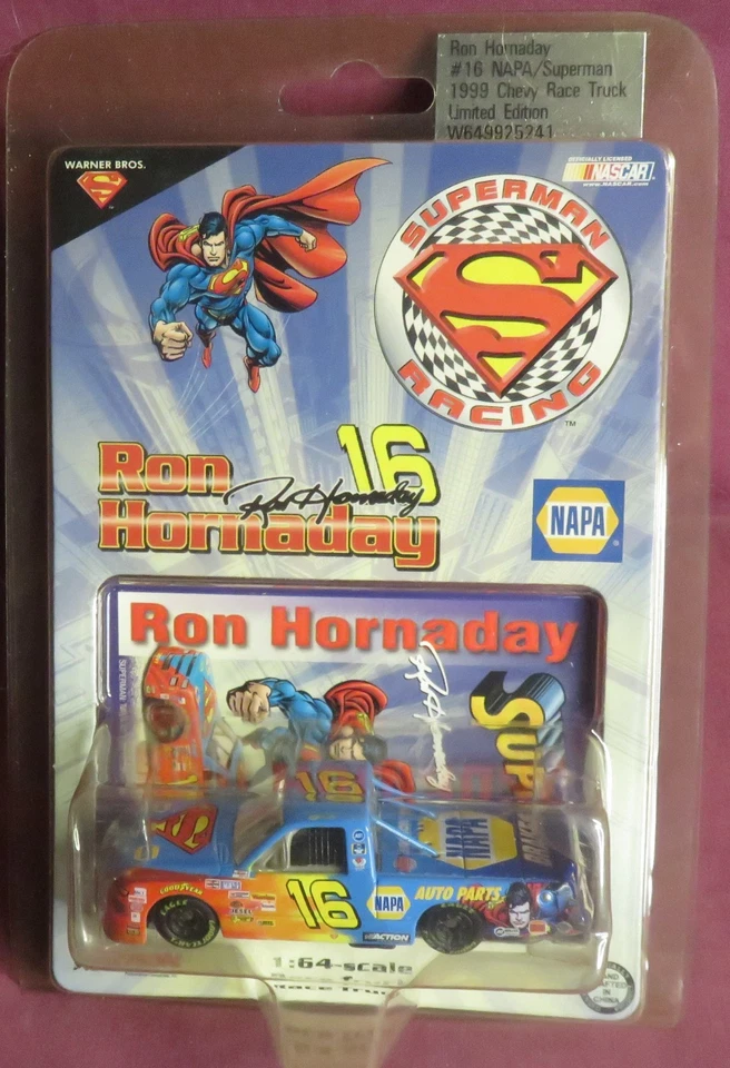 Camión de carreras Ron Hornaday, #16, Superman, 1/64 Action 1999 Silverado Foto 1 de 1