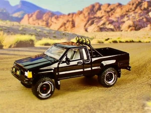 5th Gen 1984-1988 Toyota SR5 2.4L I4 Extra Cab 4X4 Pickup 1/64 Scale Ltd Edit E - Bild 1 von 6