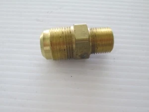 NEW Eaton 010102 48x12 Brass Male Connector (3/4 Tube OD x 1/2 Male Pipe) - Picture 1 of 2