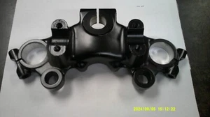 Yamaha OEM Upper Triple Clamp Fits XJ650 1980-83, XJ750 1983 P/N 4H7-23435-00-98 - Picture 1 of 7