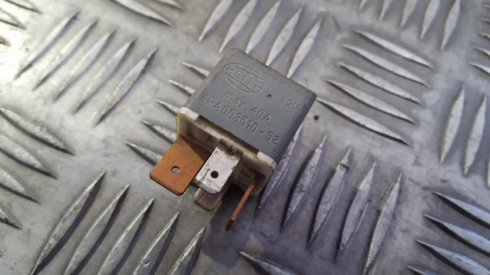 Volkswagen Golf 1994 Relay module 191937503, 18 #394389-72 - Изображение 1 из 1