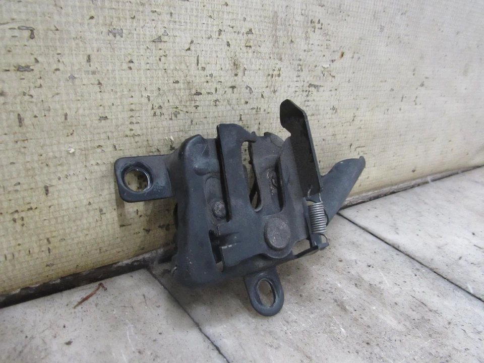 Защелка капота 2002 SUBARU FORESTER - Изображение 1 из 4