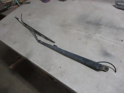 Brazo y cuchilla limpiaparabrisas para pasajeros Pontiac Grand Prix GT 4 DR 97 98 99 00 01 02 Foto 1 de 3