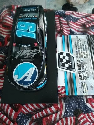 Martin Truex Jr 2021 firmado/autografiado diecast 1/24.  #19 Propietarios de automóviles... Foto 1 de 4