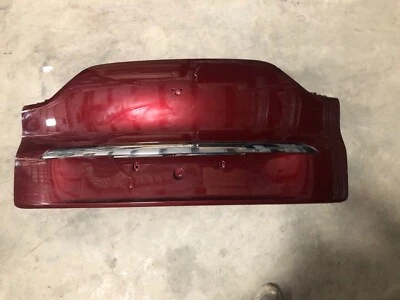 Diadema trasera hatchback RENAULT GRAND SCENIC 4 IV (rojo carmín) Foto 1 de 4