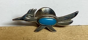 VINTAGE SIGNED BELL TRADING POST STERLING ROAD RUNNER & TURQUOISE TIE TACK - Picture 1 of 7