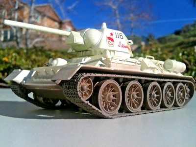 Corgi Tank T-34/76 Med Tank -30th Guards Tank Brig., Leningrad 1944 1:50 Scale - Image 1 of 4